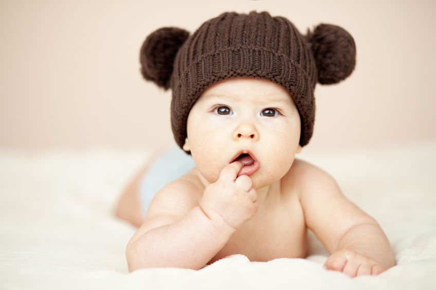 Bambino con cappello