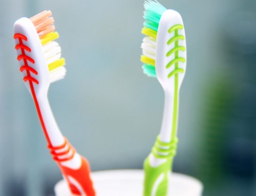 Meglio lo spazzolino elettrico o quello manuale?